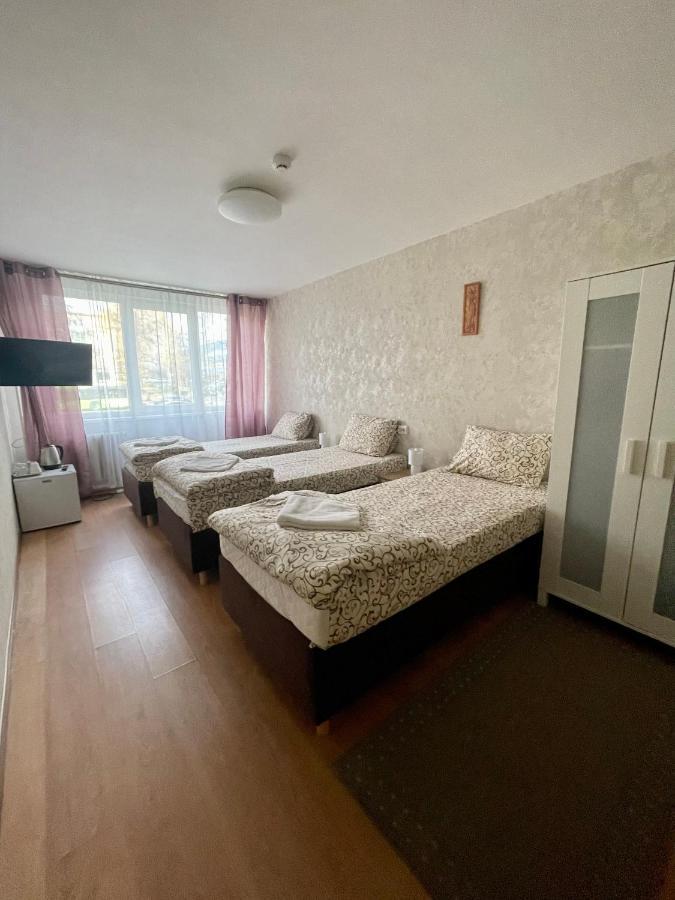 Savan House "Easy Kaunas" ภายนอก รูปภาพ