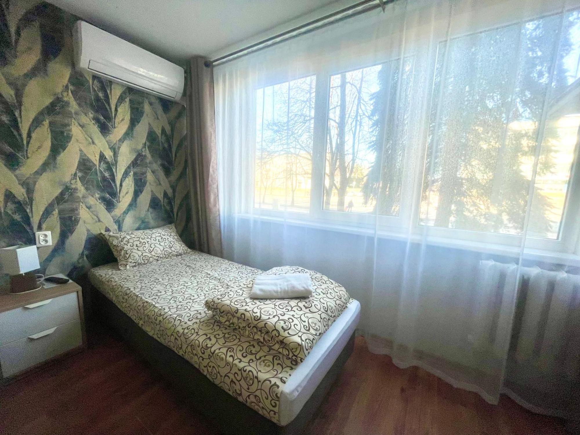 Savan House "Easy Kaunas" ภายนอก รูปภาพ