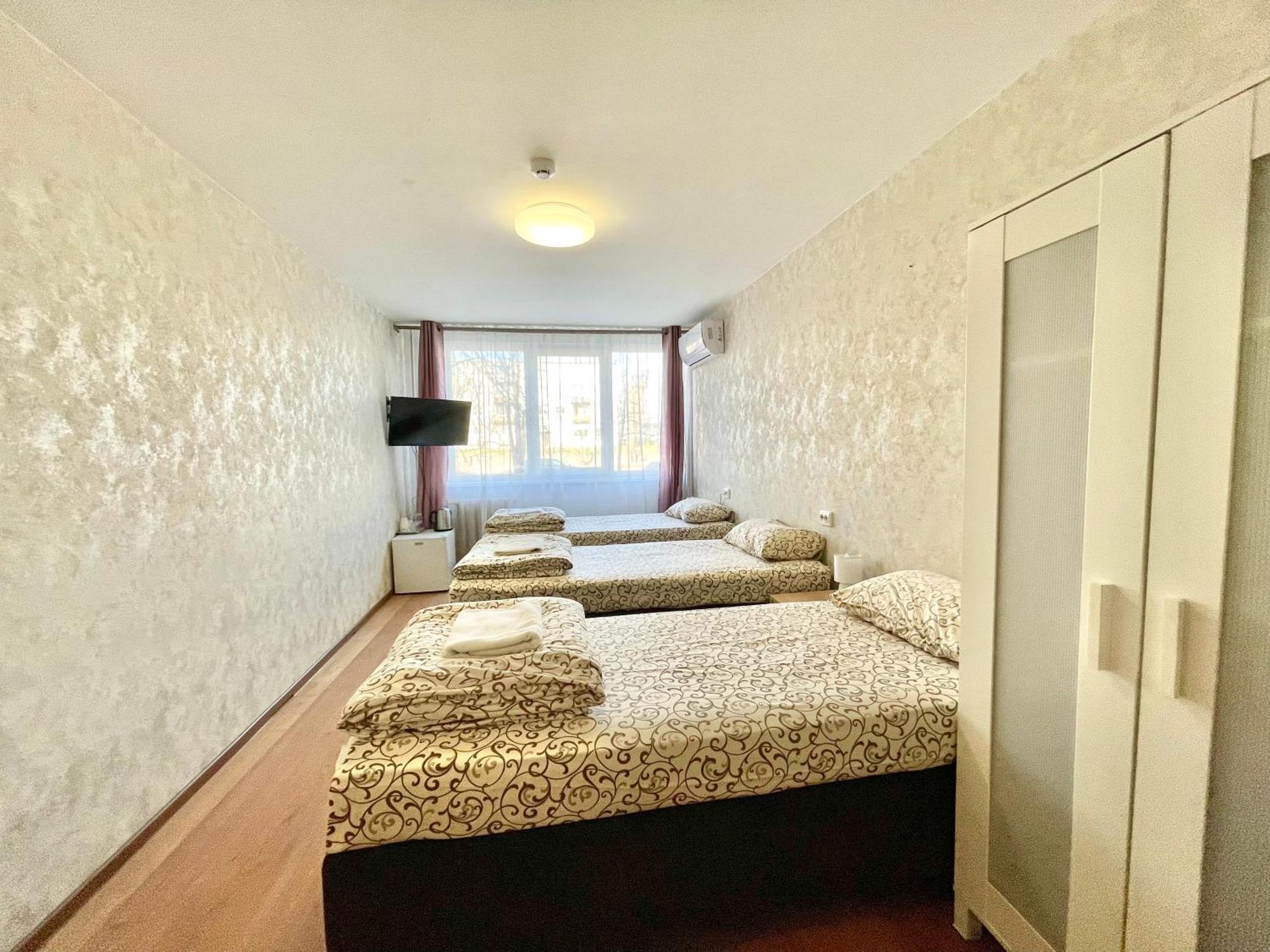 Savan House "Easy Kaunas" ภายนอก รูปภาพ