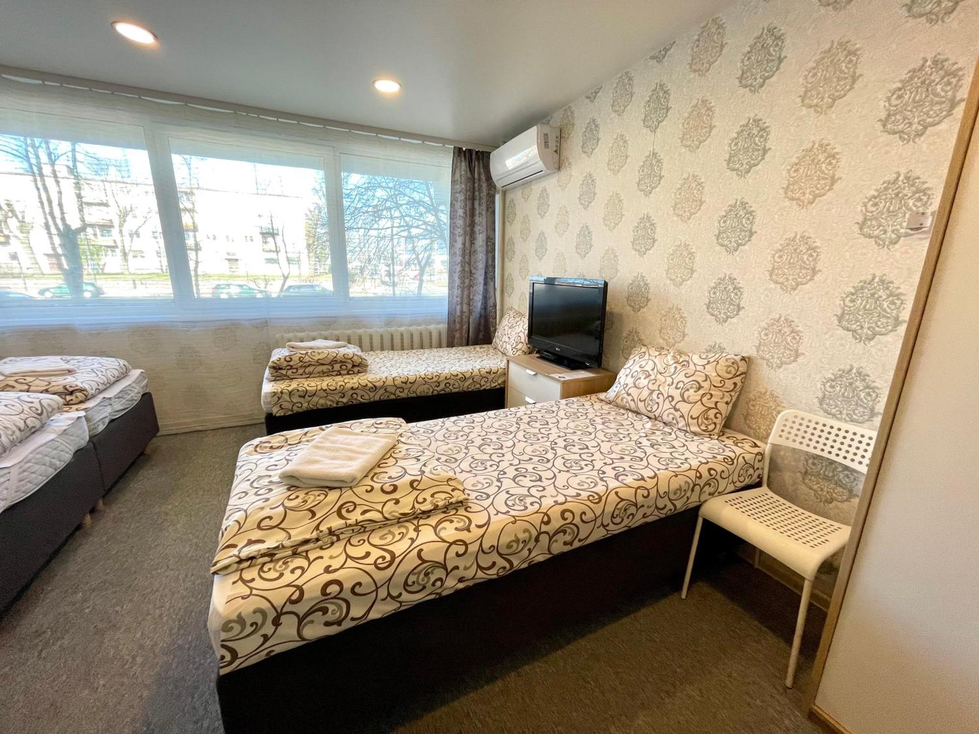 Savan House "Easy Kaunas" ภายนอก รูปภาพ
