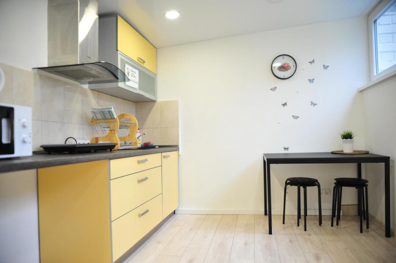 Savan House "Easy Kaunas" ภายนอก รูปภาพ
